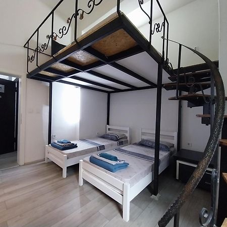 Dm Hostel And Apartments Skopje Bagian luar foto