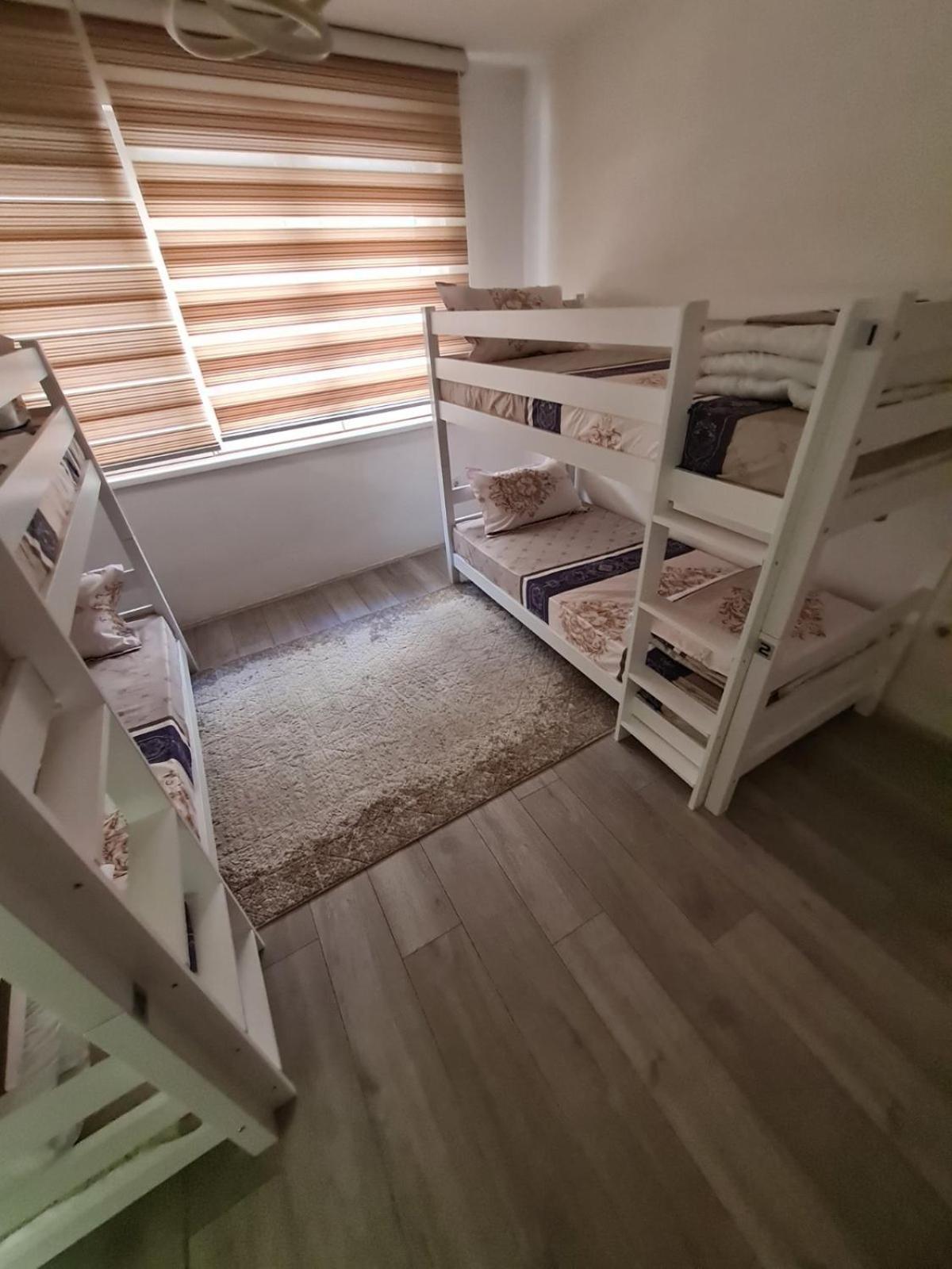 Dm Hostel And Apartments Skopje Bagian luar foto