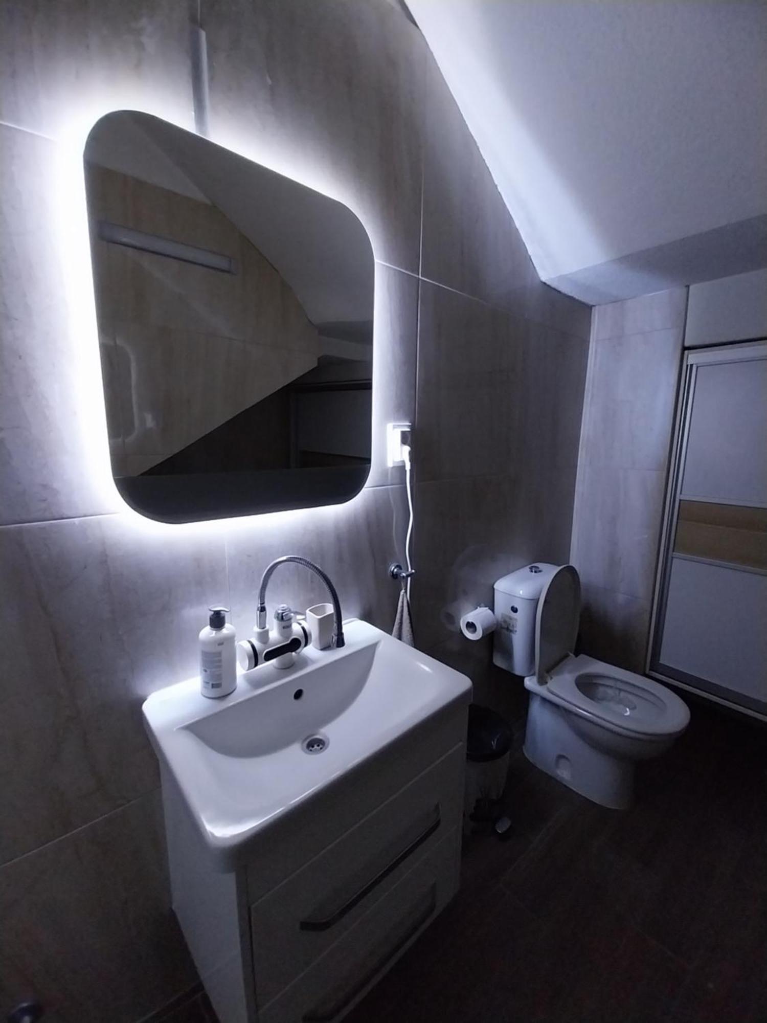 Dm Hostel And Apartments Skopje Bagian luar foto